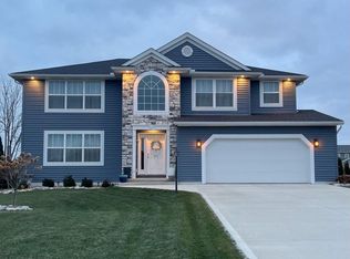 608 Summerfield Pl, Huron, OH 44839