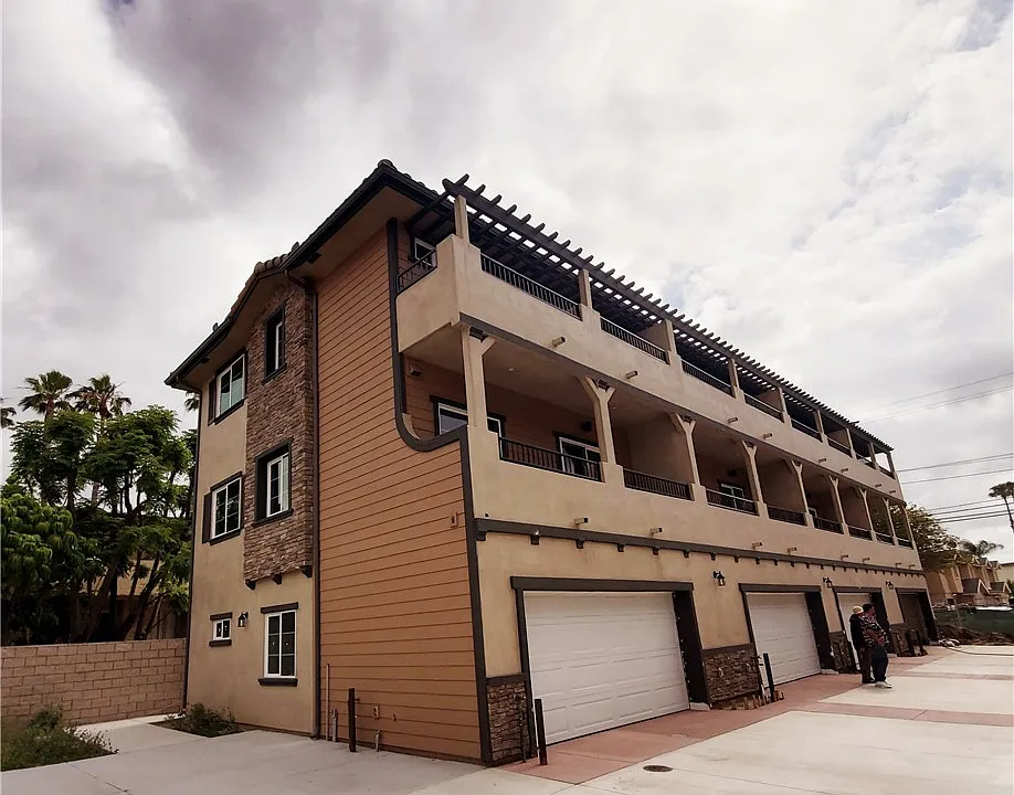 10341 Western Ave