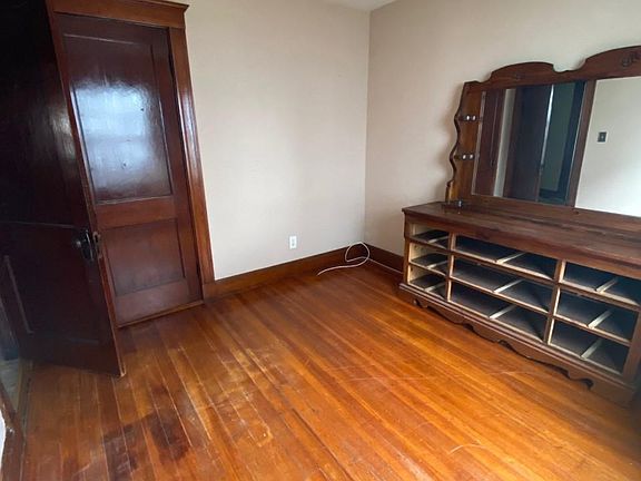 3rd image of 153 Newbury Ave