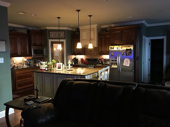 2nd image of 103 Lost Lakes Dr