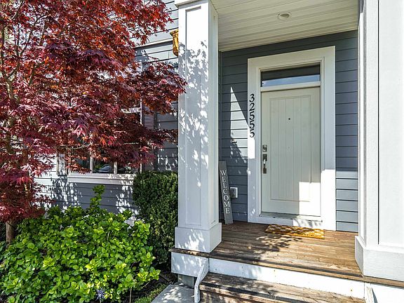 4th image of 32555 Ross Dr