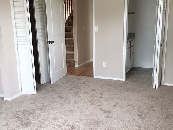 2nd image of 2505A N Lincoln St