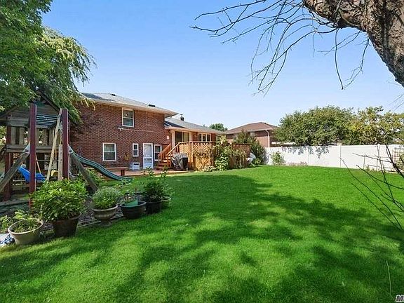 2nd image of 113 Oakwood Dr