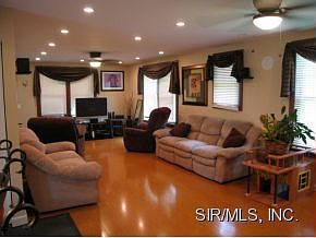 4th image of 117 Elsie Ave