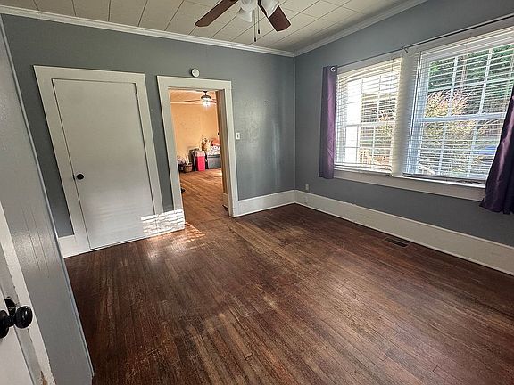 5th image of 318 Murrell St