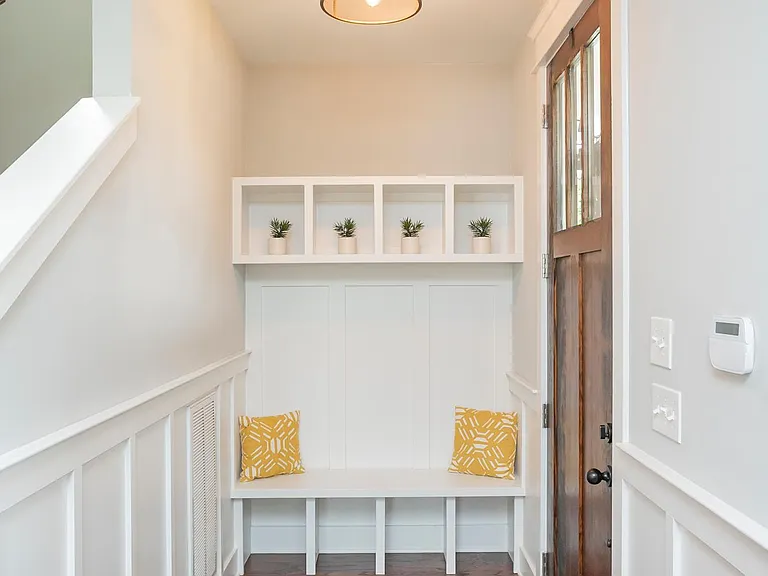 647 James Ave #A — Photo 3