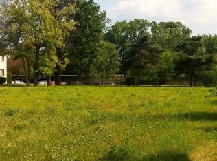 18750 E 14 Mile Rd, Roseville, MI 48066