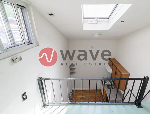 Rented by Wave Real Estate Group | media 4
