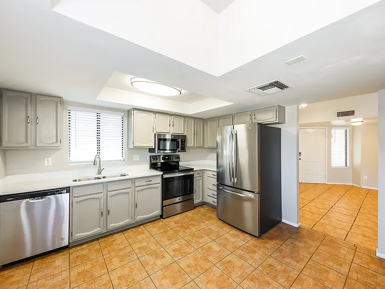 6630 W Poinsettia Dr — Photo 9