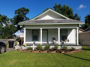 811 Atlanta Ave, Nederland, TX 77627