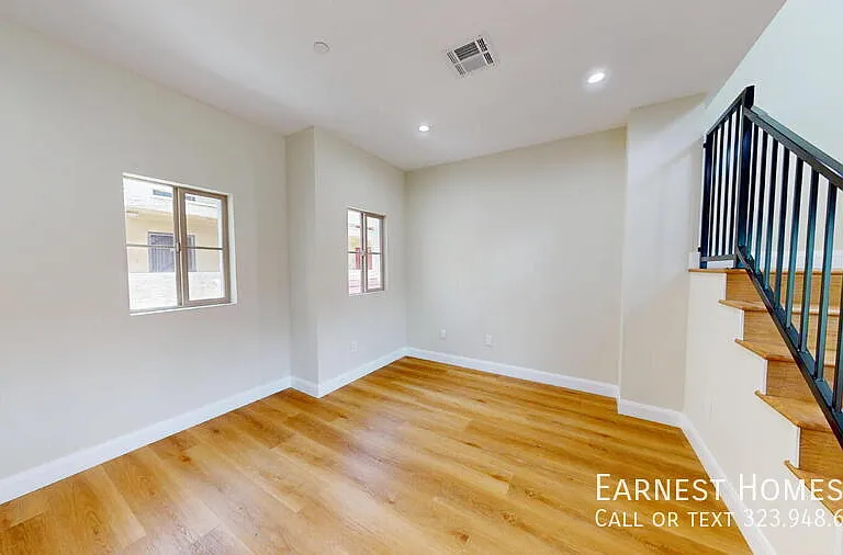 310 N 3rd St #B — Photo 7