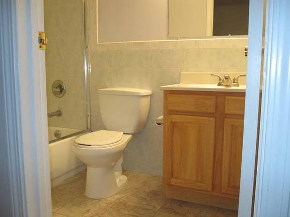 4th image of 2310 28th Ave #2