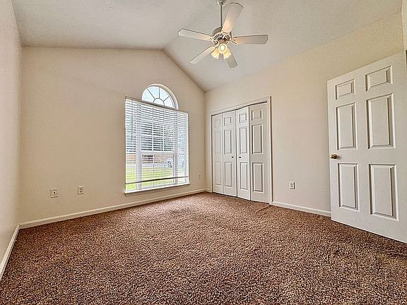 4th image of 806 Almoo St