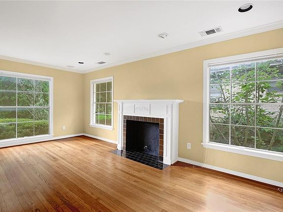 4th image of 7063 La Vista Dr