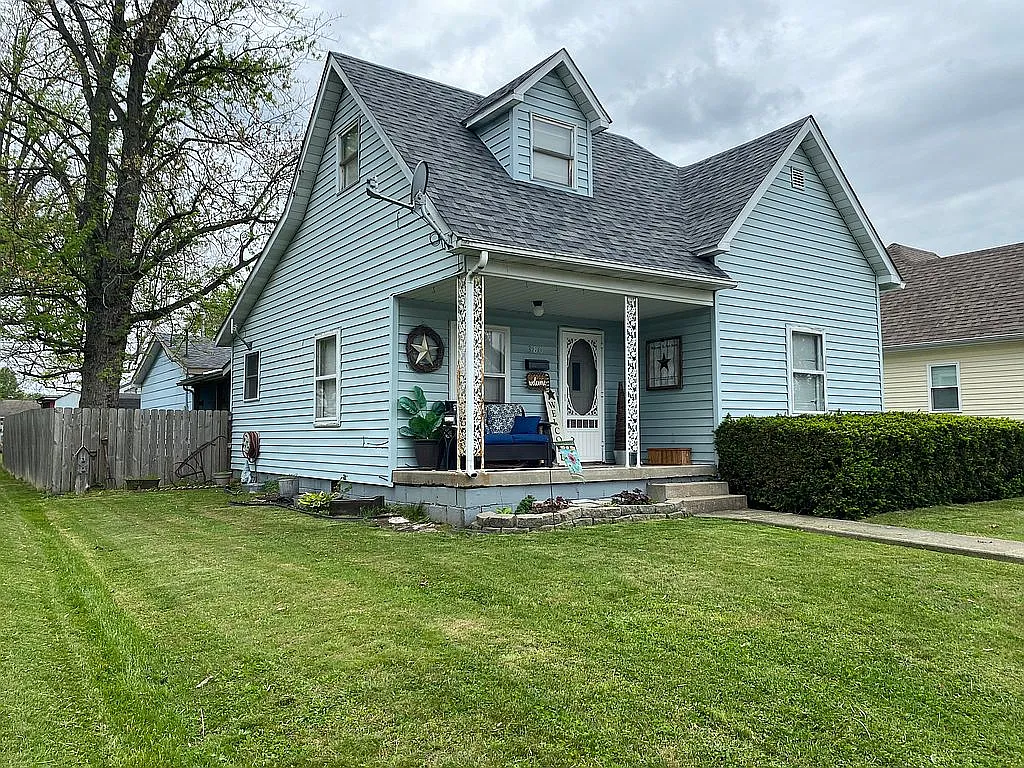 380 6th St NE photo 1