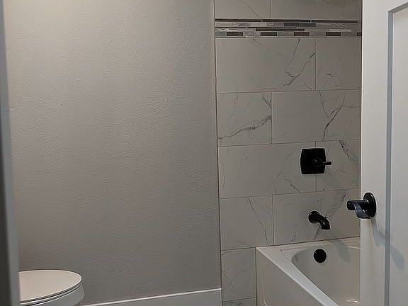 5th image of 10368 Horizon Ln SE