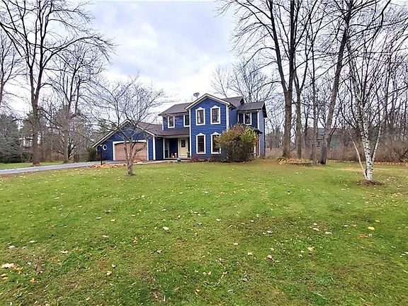 4th image of 7642 Creekwood Ln