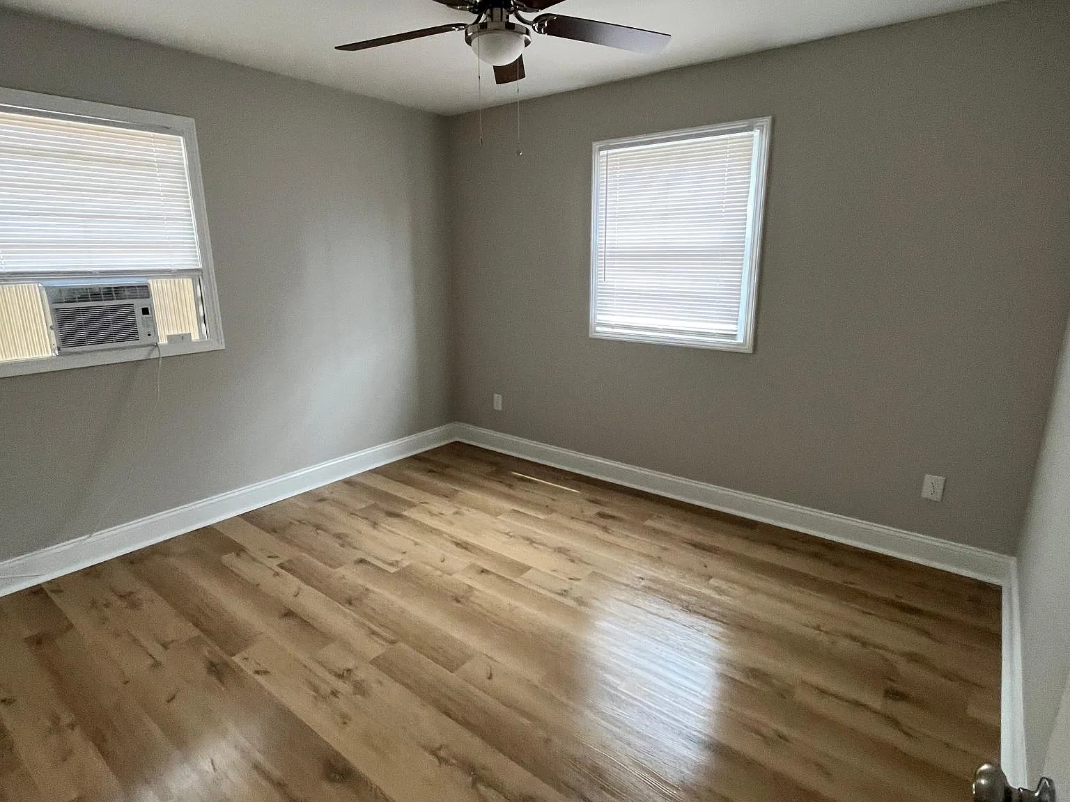 3 bed, 1050 sqft, $1,200 — Photo 3