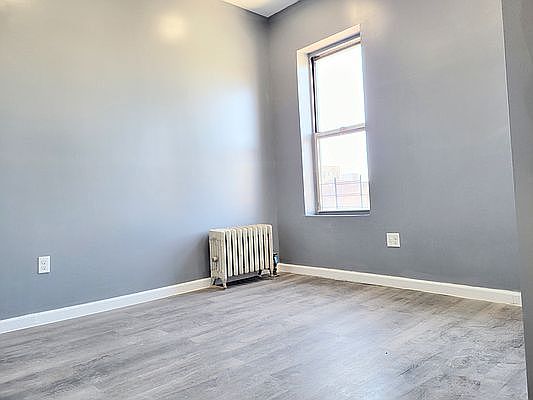 5th image of 180 Bay 31 St #8