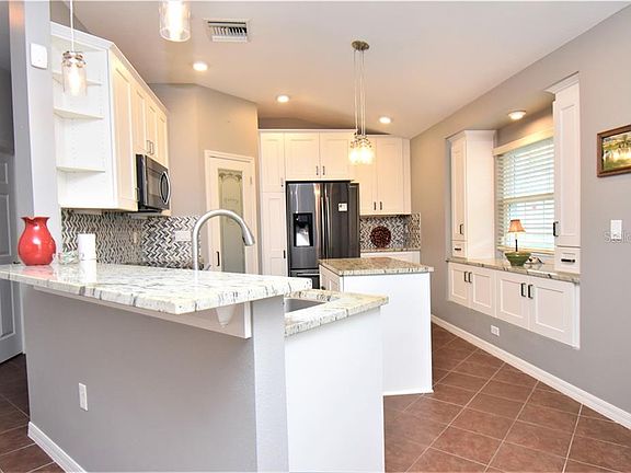 3rd image of 34540 Dellwood Way