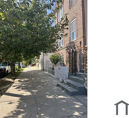 3rd image of 1021 E 215th St