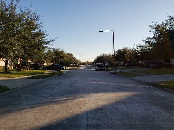 4th image of 6827 Arbor Hollow Ln