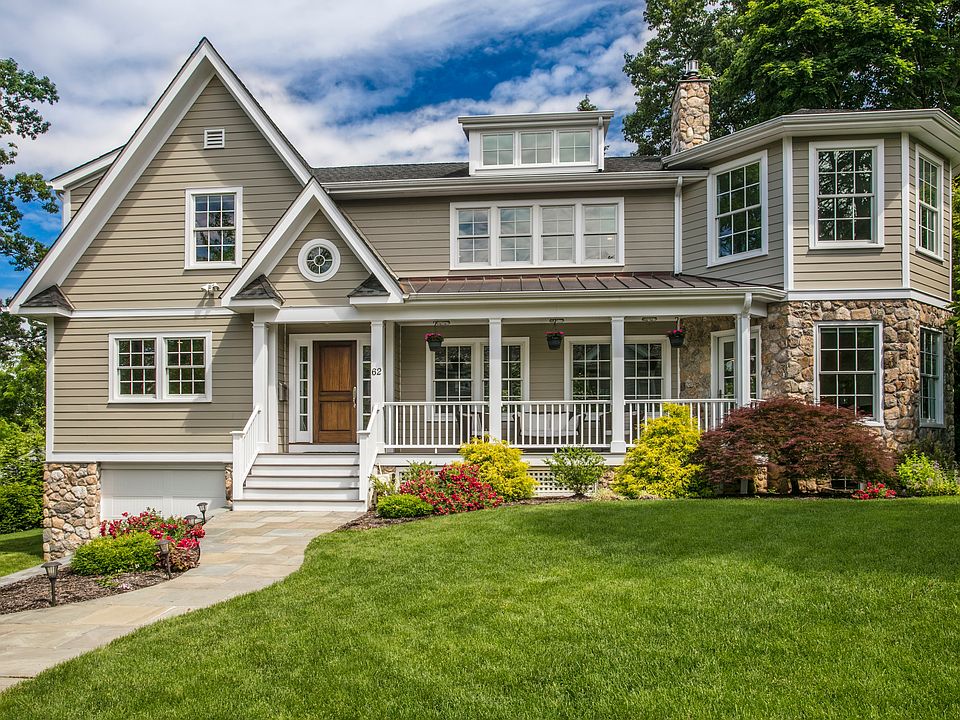 1st image of 62 Woodbine Ave