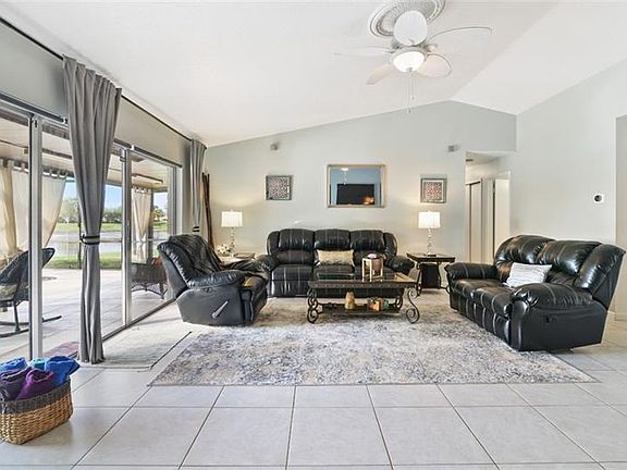 3rd image of 12108 Medan Ct