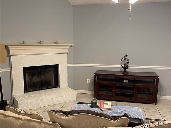 3rd image of 4141 Meadow Heath Ln