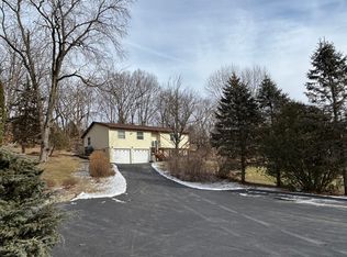 61 W Timberline Dr, Blue Grass, IA 52726