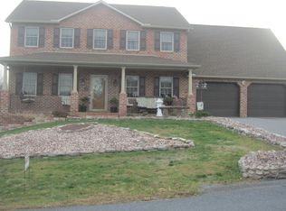 141 Topaz Dr, Chambersburg, PA 17202