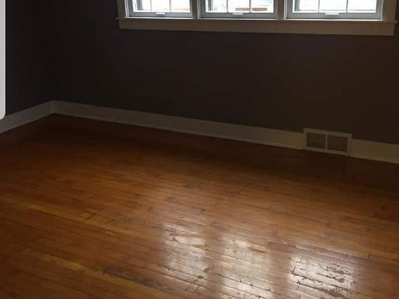 3rd image of 2911 Crosby St