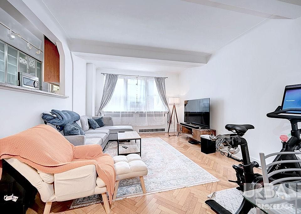 1st image of 10 W 74th St APT 7H