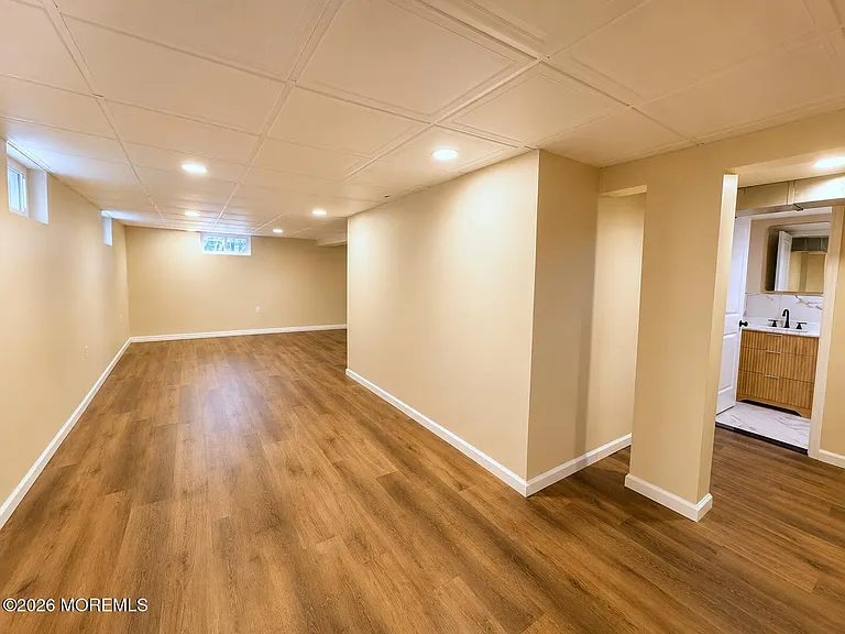 253 Parkview Ter — Photo 14