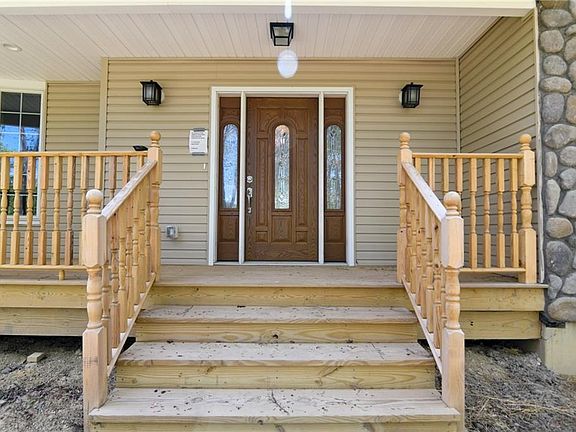 3rd image of 37 Orchard View Dr
