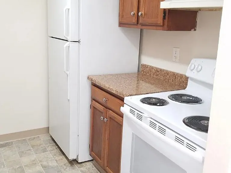 10725 Myers Way S — Photo 4