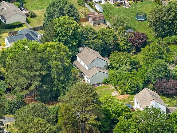 2nd image of 137 Sand Hill Rd