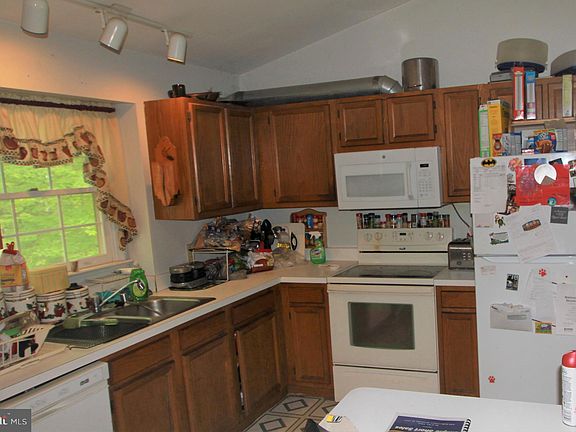 4th image of 6702 Shallow Creek Ct