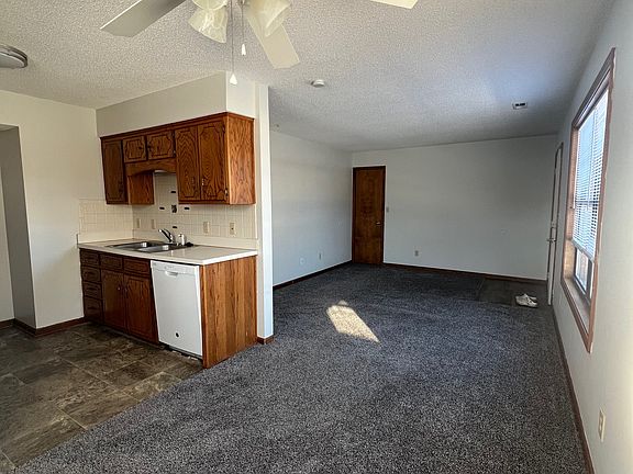 4th image of 804 Foster Ln #C