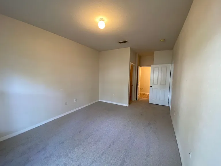 8009 Hemingway Cir — Photo 13