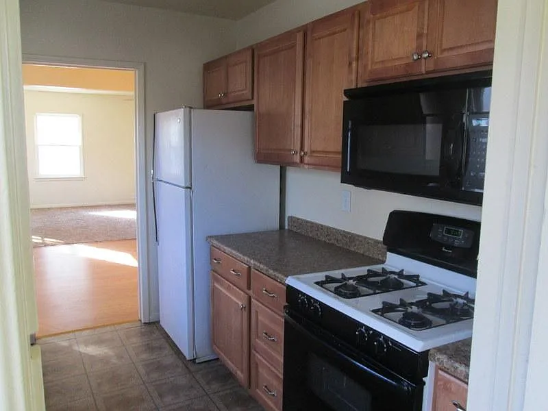 3 bed, 1109 sqft, $1,400 — Photo 4