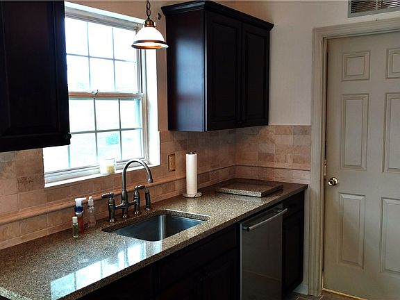 3rd image of 6809 Bellflower Ct