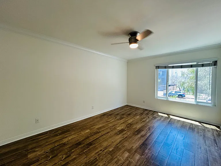 3762 Canfield Ave — Photo 13