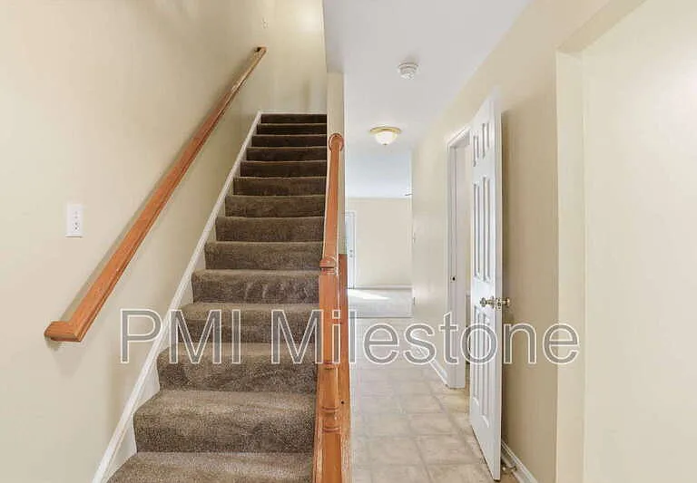 24 Mabel Ln — Photo 13