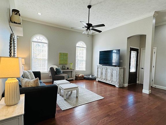 3rd image of 148 Hidden Oaks Dr