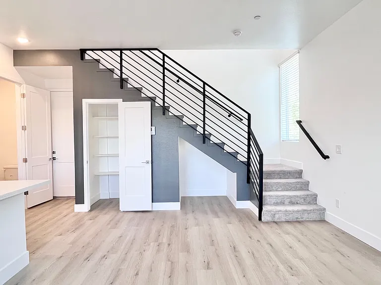 1247 E Colter St #11 — Photo 12
