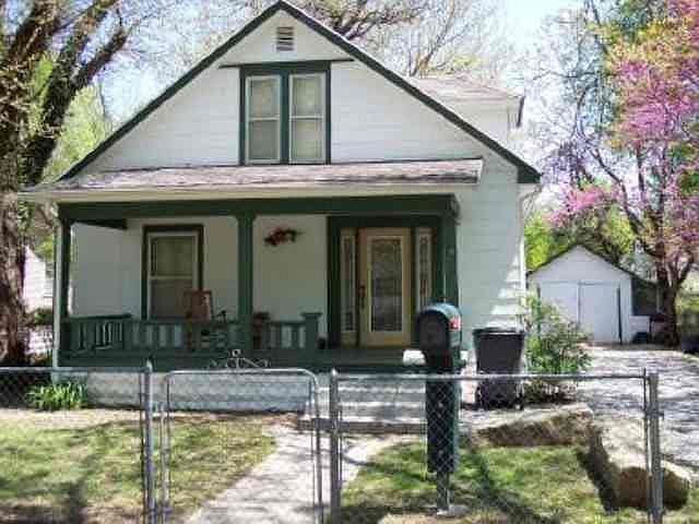 1st image of 220 N Martinson St