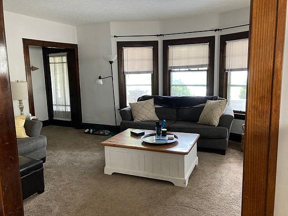 3rd image of 1300 Mathews Ave