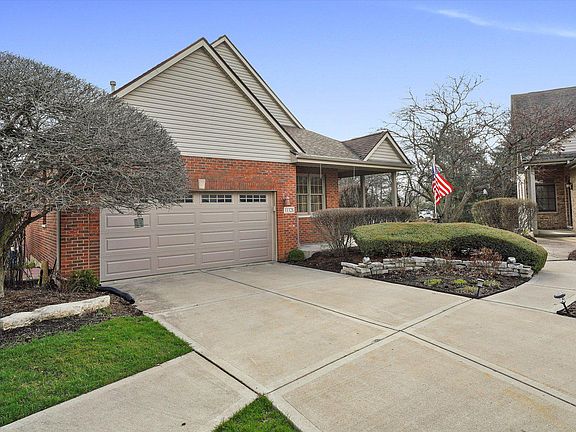 3rd image of 11328 Longwood Cir