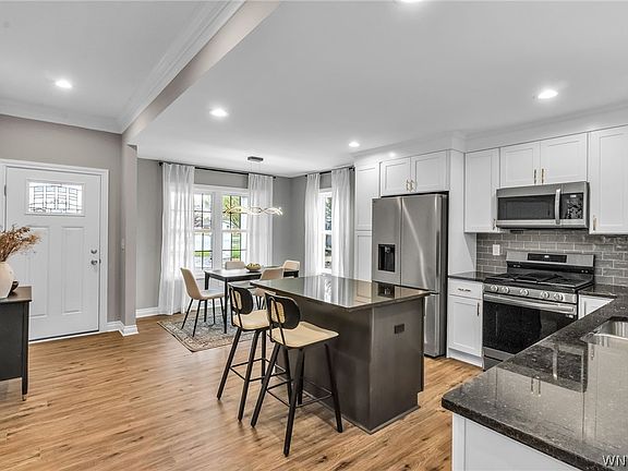 3rd image of 165 Gary Ln